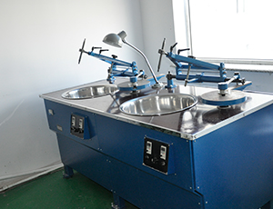 Frequency control optical two-axis grinding machine